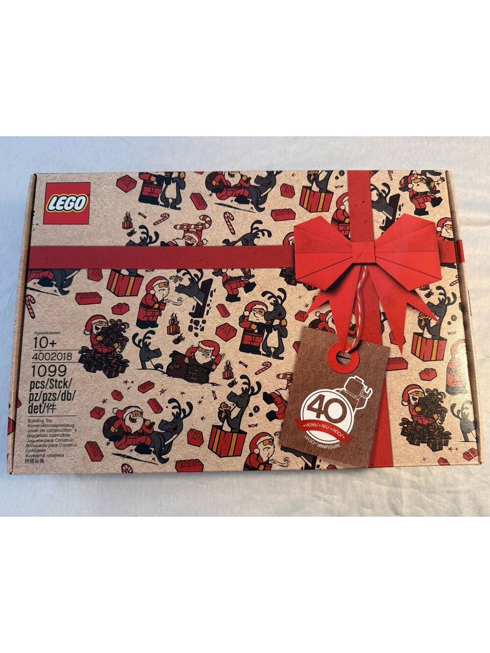 LEGO 4002018 Employee Only Christmas Set 2018 Gift 40 Years Of Minifigures - NEW
